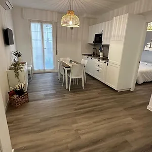  Casa vacanze La Dependance Italia